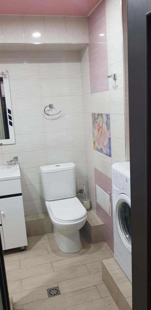 Beautiful Apartment Located In Pushkin Street Yerevan Bagian luar foto